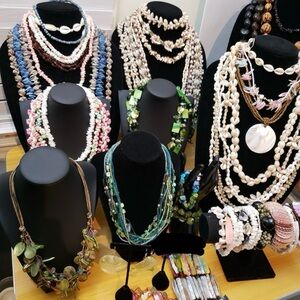 Huge all wearable Shell Beach life lot with abalone/Mother Of Pearl kukui nut